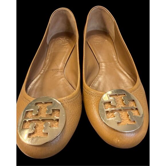 Tory Burch Classic Flats Size 9.5 Tan Gold Medallion Comfortable - Picture 11 of 14